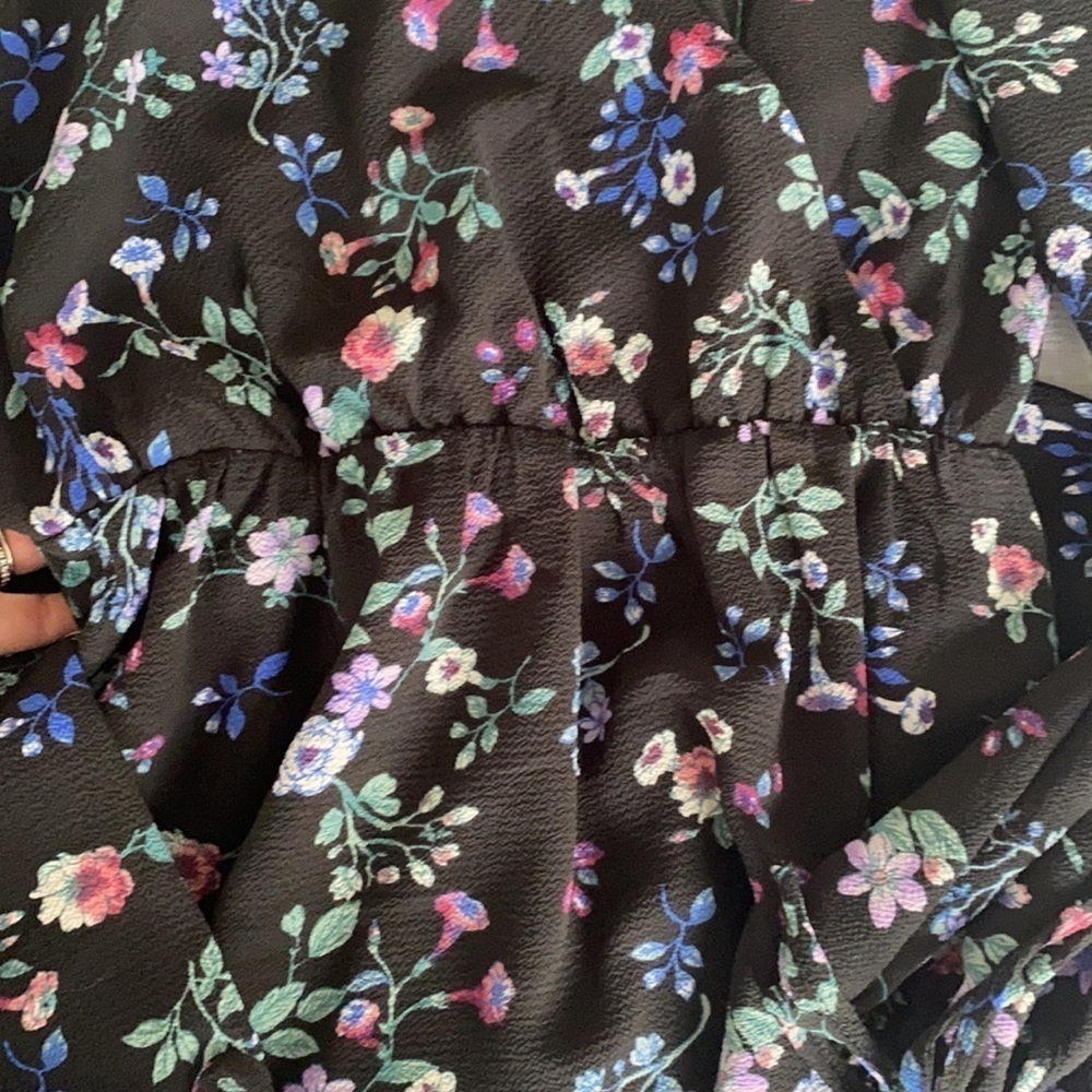 Mi ami black floral dress. - Picture 5 of 5